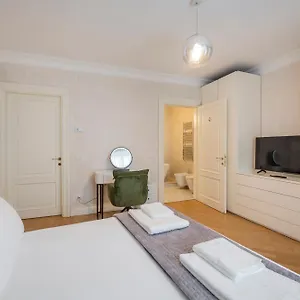 https://milan-royal-suites-centro-brera.it-lombardy.com